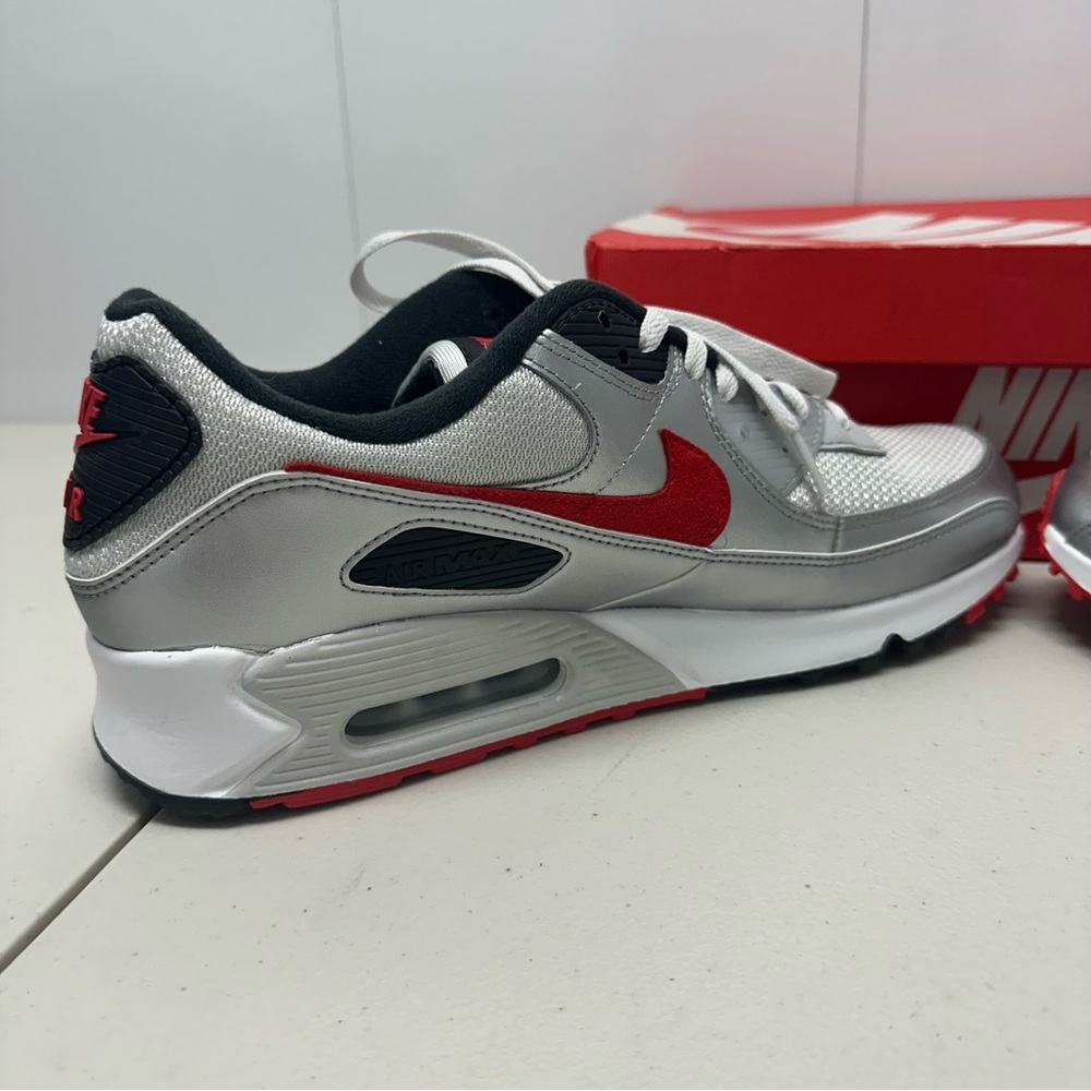 Nike Men’s Air Max 90 Metallic Silver University Red - Size 12 - Picture 8 of 11